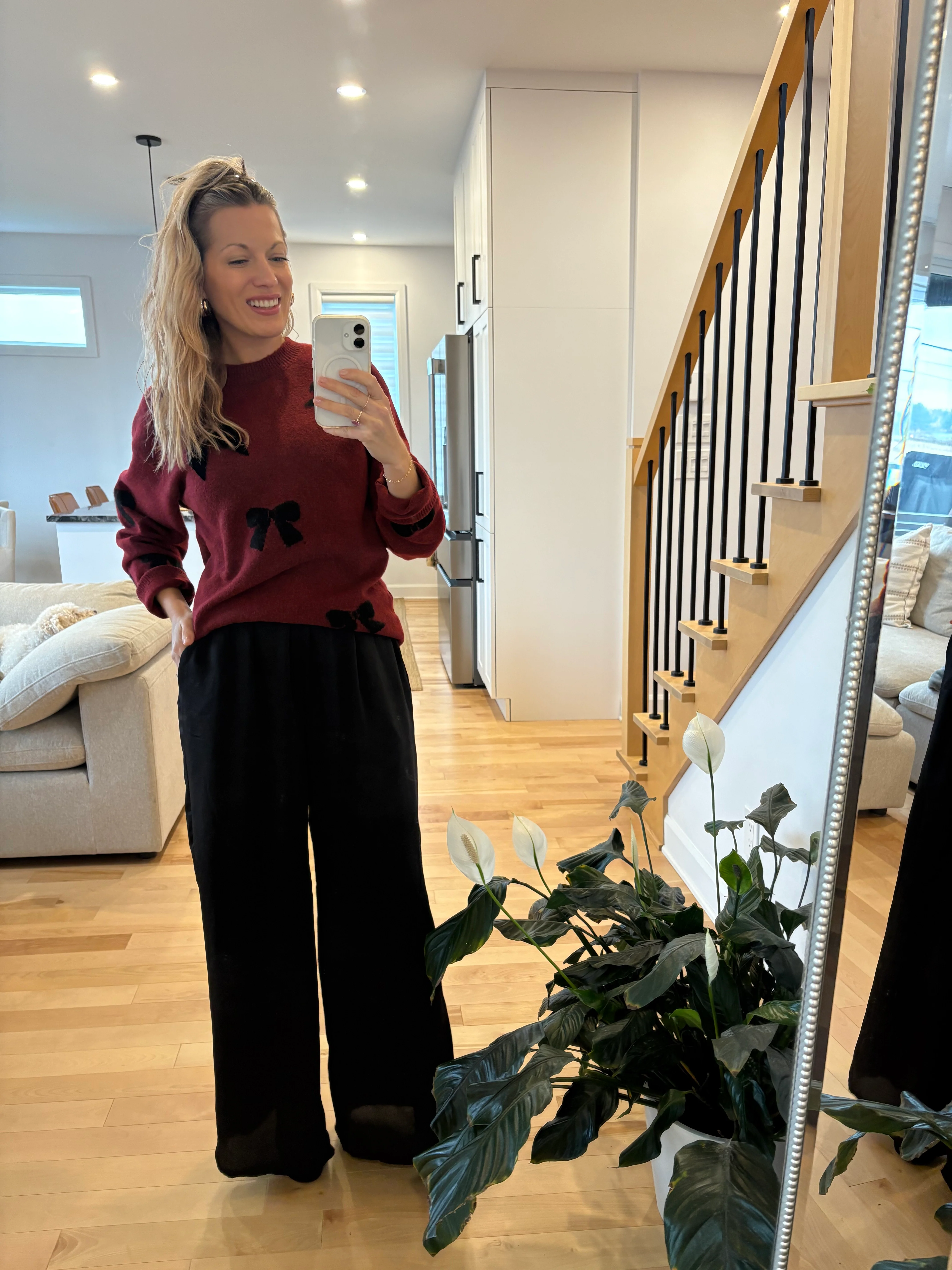 Chandail à boucles - cerise noir - Image 10