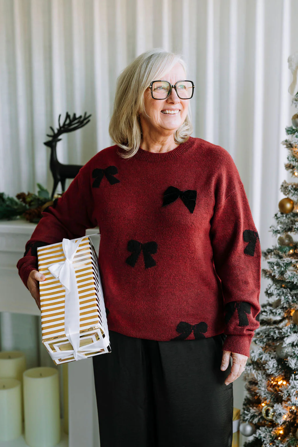 Chandail à boucles - cerise noir - Image 5