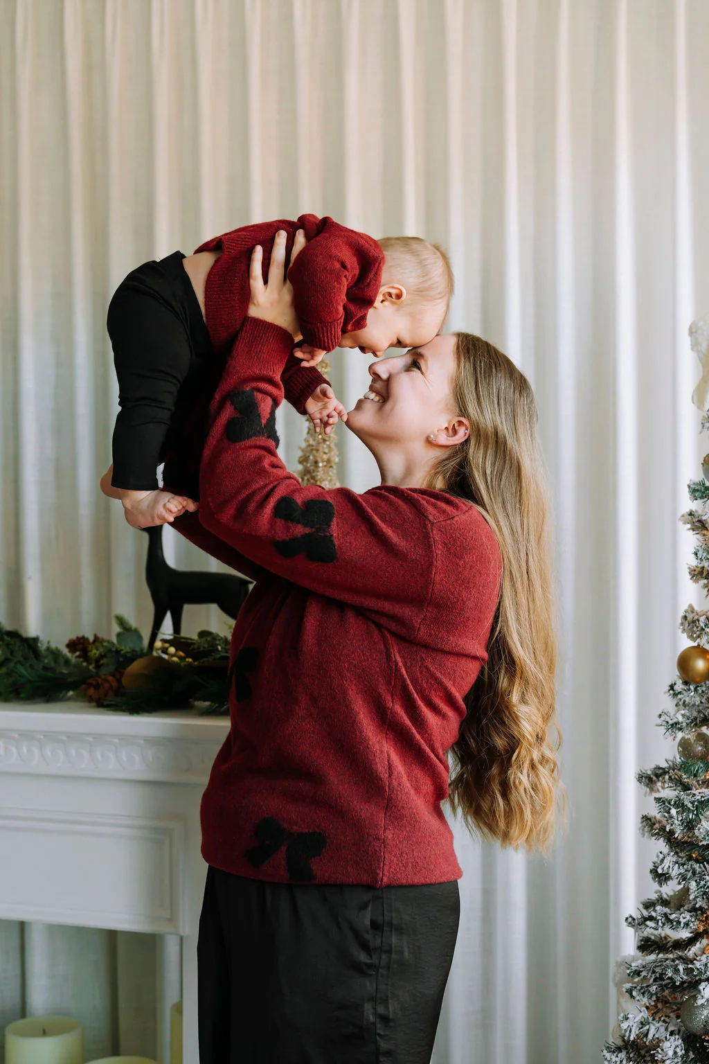 Chandail à boucles - cerise noir - Image 8
