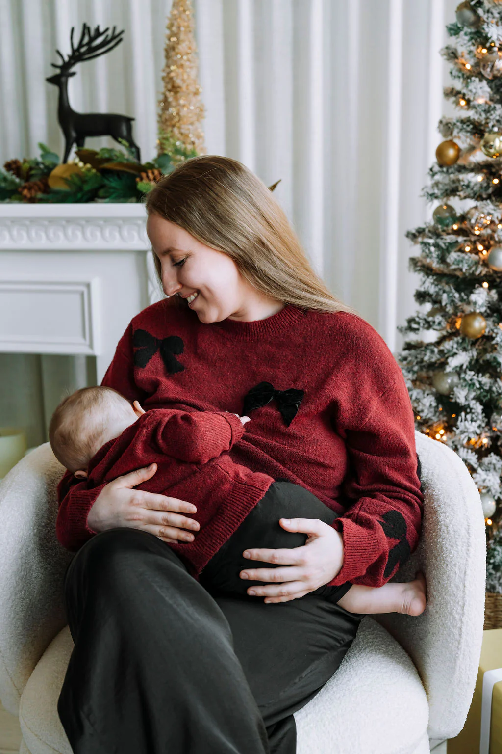 Chandail à boucles - cerise noir - Image 9
