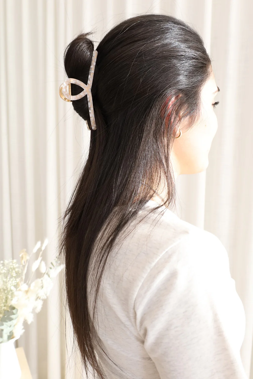 Pince à cheveux torsadée en métal - beige - Image 3